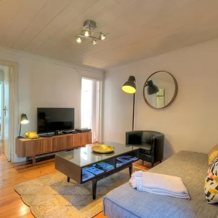 Ideal Address With Fantastic View Castel -old Town-river Lisboa