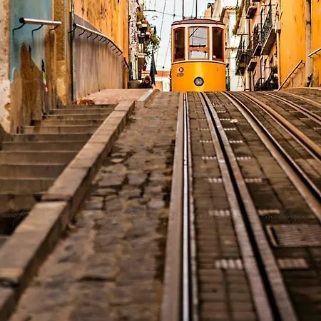 Daire Ideal Address With Fantastic View Castel -old Town-river Lisboa