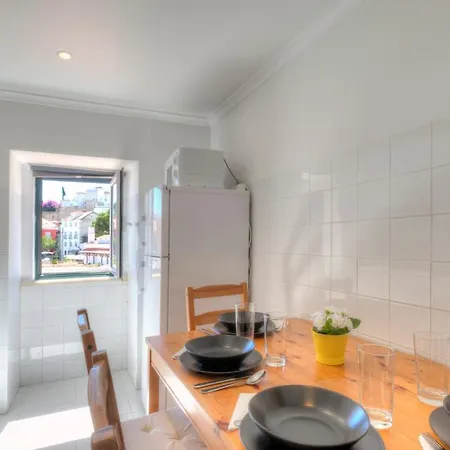 Ideal Address With Fantastic View Castel -old Town-river * リスボン