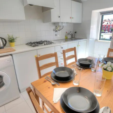 Ideal Address With Fantastic View Castel -old Town-river 리스본